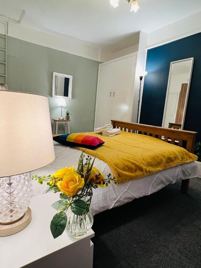 2-Bedroom Plus Living Room Flats Near Edgware Road ลอนดอน ภายนอก รูปภาพ