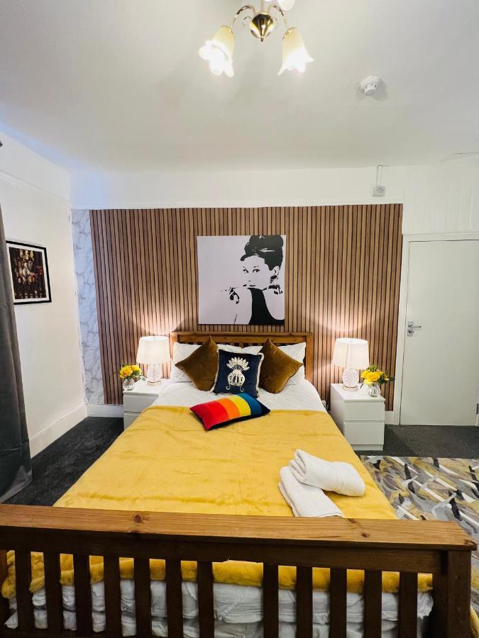 2-Bedroom Plus Living Room Flats Near Edgware Road ลอนดอน ภายนอก รูปภาพ